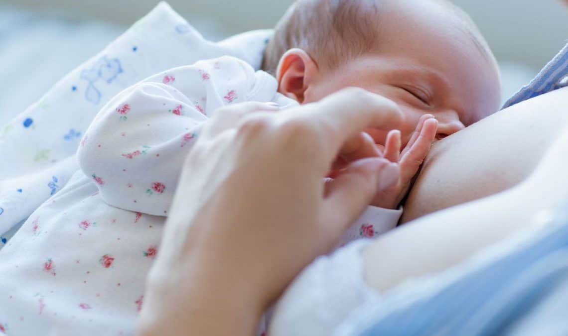 beneficios de amamantar a tu bebé